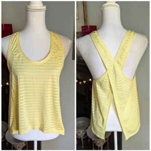 Zyia Active Womens Medium Yellow Nimbus Split Back Tank Top Open Or Tie Back 105
